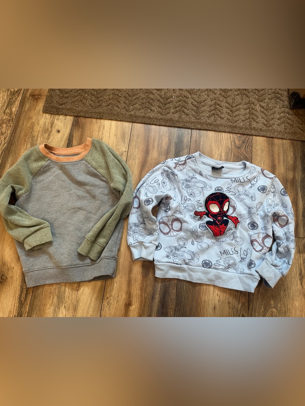 Boys Kids 4T Crewneck Bundle Lot of 2 Spider-Man and Friends Green Basic